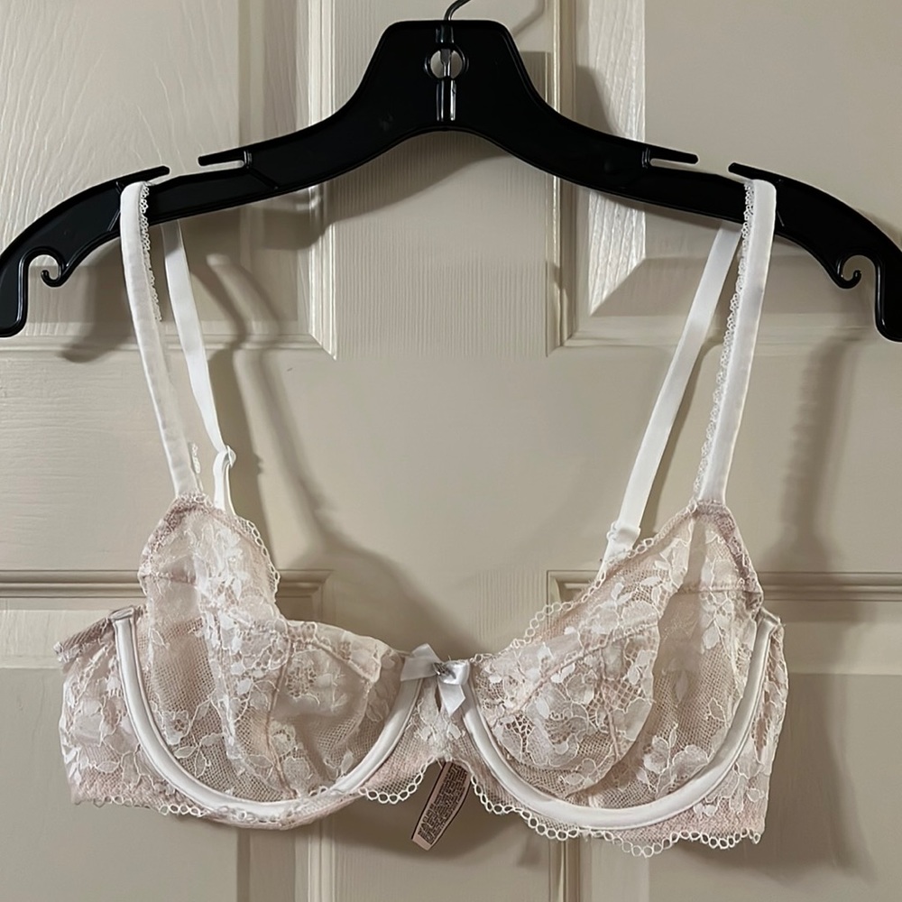 Victorias Secrets Body by Victoria Unlined demi 36B tan and white